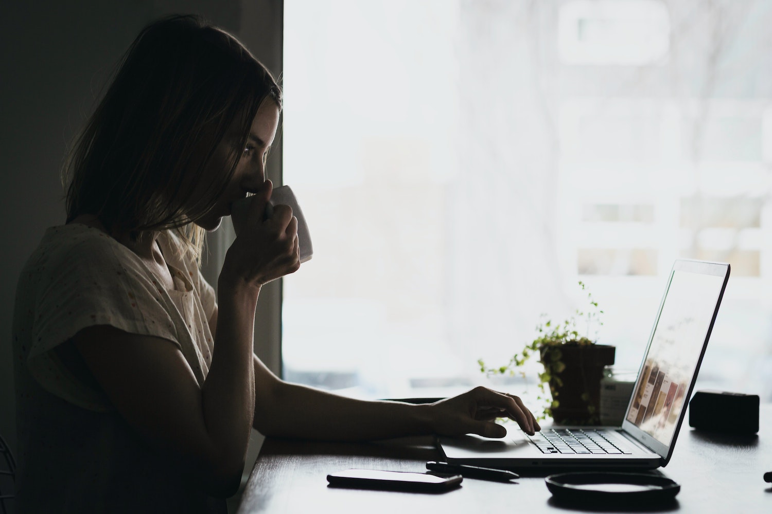 5 Dangers of Working from Home